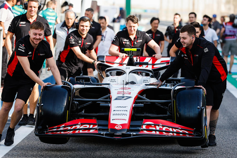 MoneyGram Haas F1 Team teamwear